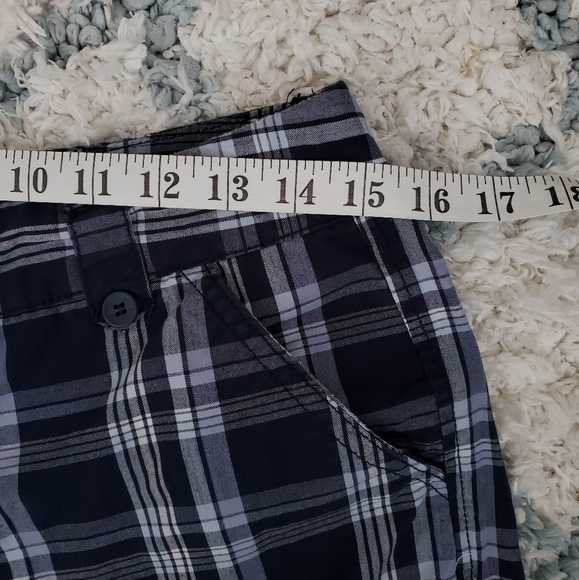 Maurices plaid shorts 7/8 - Picture 6 of 7